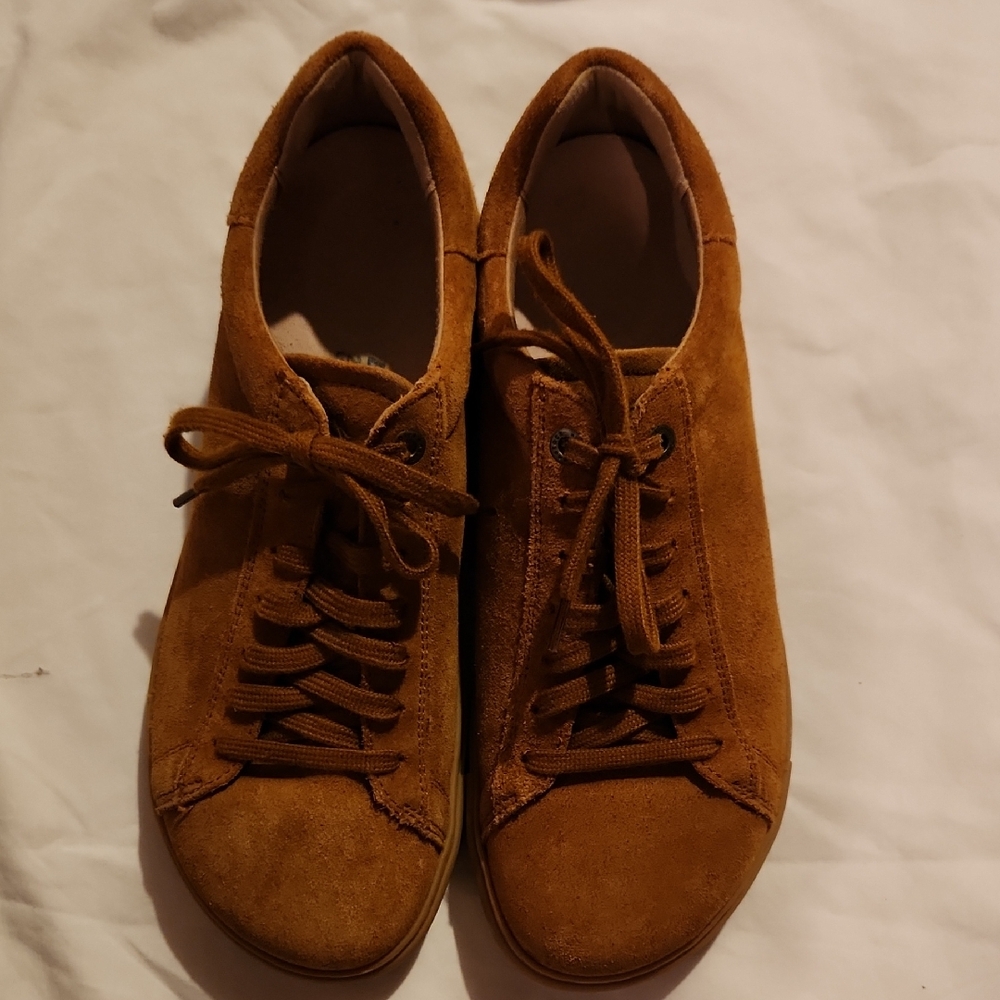 Birkenstock Bend Low Tan Suede Men's Size 8, Women's Size 10 Sneakers